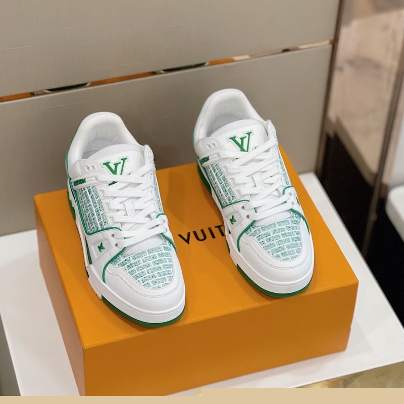 l**is V*t*n sneakers